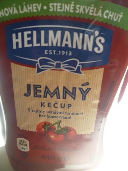 Hellmanns kečup bez konzervantov. 